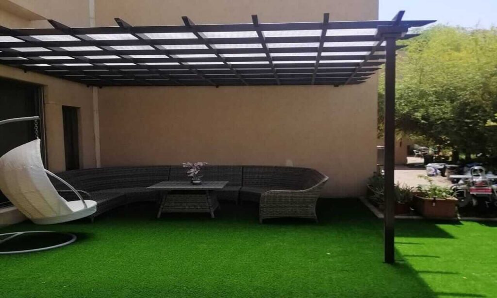 برجولات وجلسات خارجية