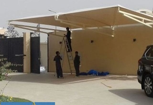 مظلات حديد وخشبية